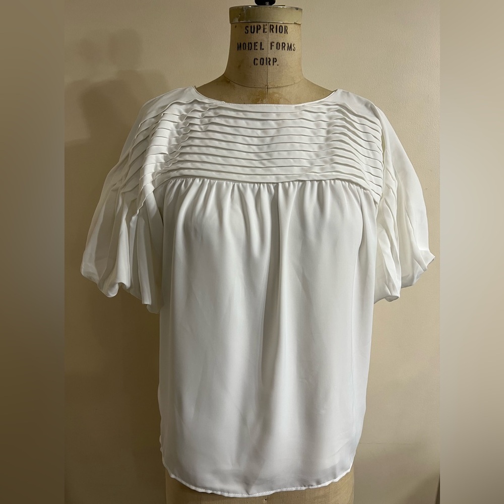 Entro White Pleated Top - Knit Body Lined w/Ballon Sleeves Size Small